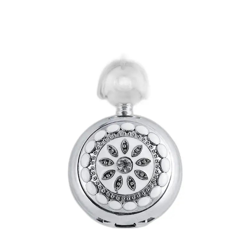 Chic Pearl’s Flower Pocket Watch Silver