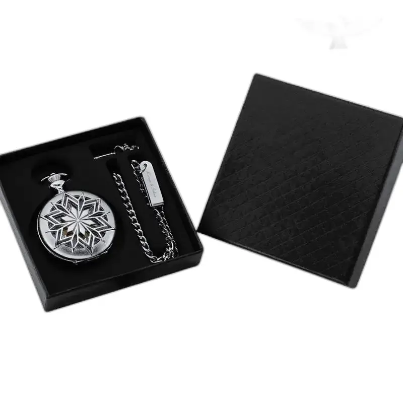 Montre à gousset Homme Moderne Argent avec attache à clip, présentée dans une boîte noire