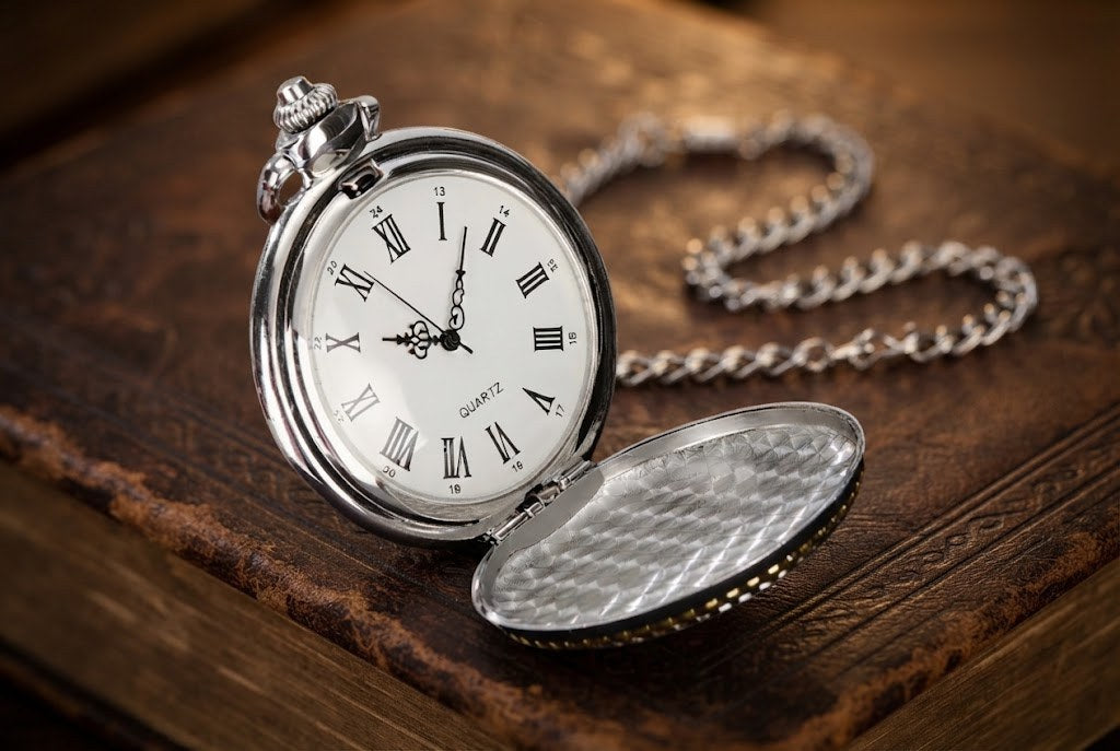 Montre à Gousset Quartz Aigle Gravée Homme - Cadran clair, gravure fine