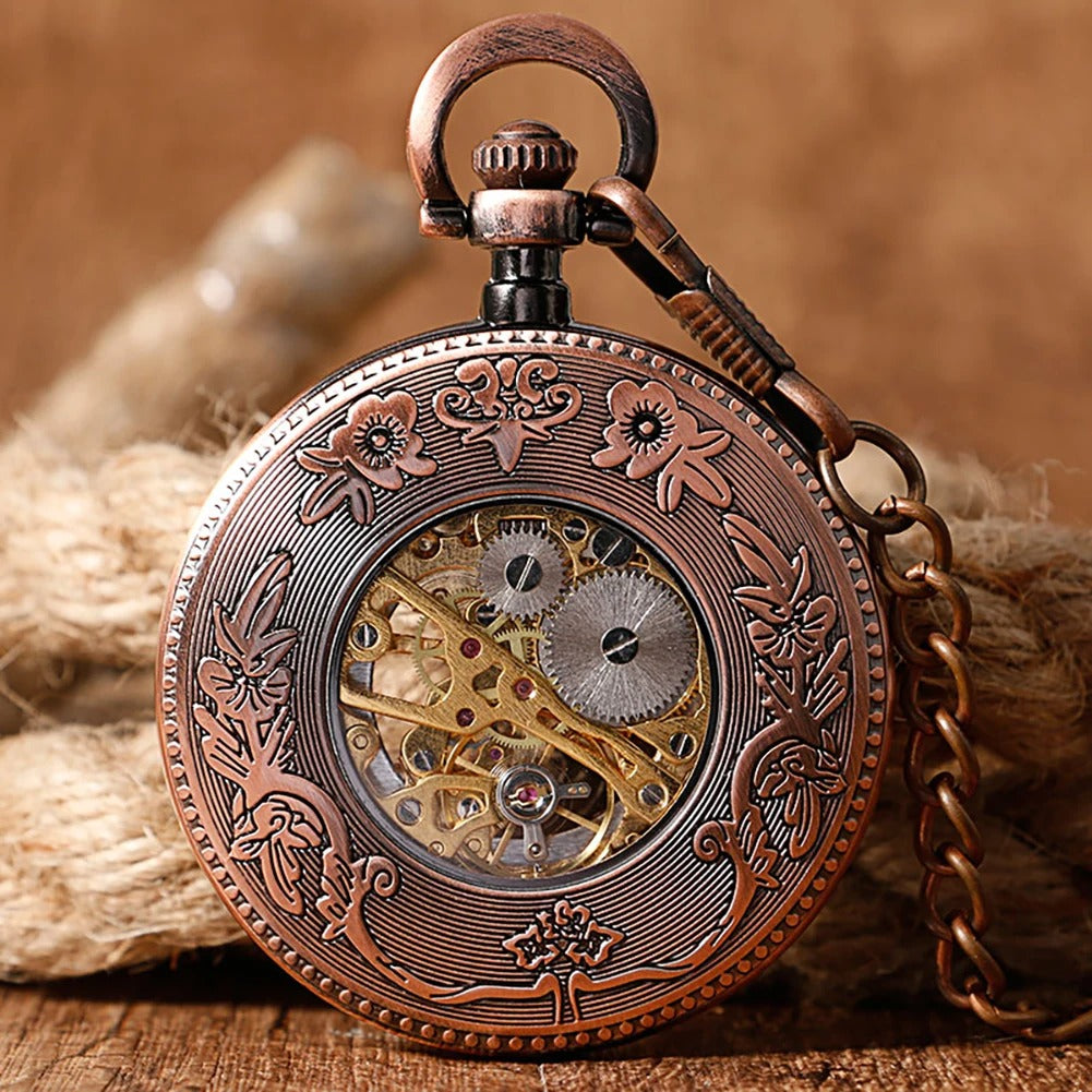 Montre à Gousset Mécanique Squelette Cuivre Homme, dos du boîtier gravé motifs floraux laissant voir le mouvement